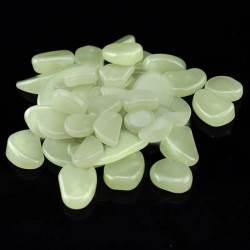 Procart Foszforeszkáló, átlátszó, zöld színben világító dekoratív kövek, 2-3 cm-esek.