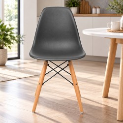 Skandináv stílusú konyhai és étkezőszék, fekete, natúr fa lábakkal, ergonomikus háttámlával, 120 kg teherbírással