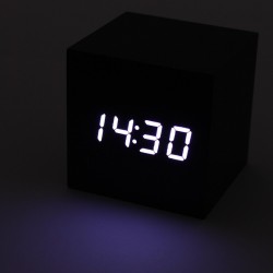 Ceas digital forma cubica, LED rosu, senzor de sunet, alarma, termometru