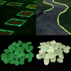 Pietricele fosforescente albe care lumineaza verde, dimensiuni diferite